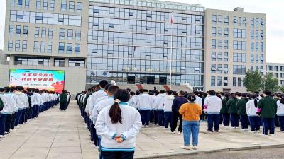 房县一中：守牢安全底线 共创平安校园