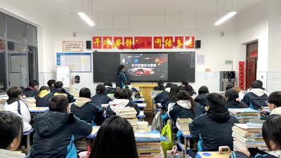 房县职校：部署冬季校园防火安全工作