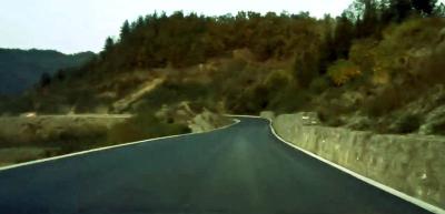 《记者走基层》318省道中坝至小河段改扩建工程稳步推进