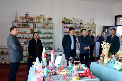 房县实验小学：科普助推教育 检查驱动发展