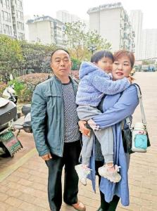抚养雇主孩子3年多 十堰大义夫妇不言悔  再困难都要保证孩子一天一顿奶粉