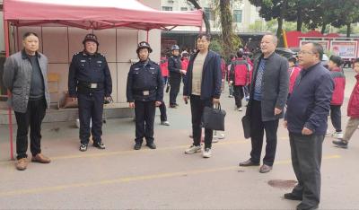 房县城关一中：警校联合开展矛盾排查化解专项检查