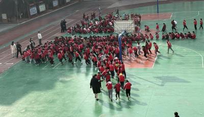 房县实验小学：“火”速行动 以“练”为战 共筑校园消防安全“防火墙”