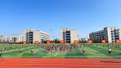 房县职校：魅力啦啦操展风采