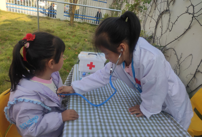 城关镇第二幼儿园：传承红色基因 绽放户外自主之花