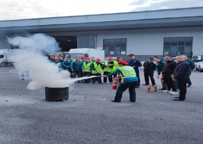 房县组织开展邮政快递业消防应急演练