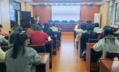 房县实验小学：心向阳光做一个情绪稳定的老师