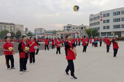 军店初中：展示拼搏活力 绽放青春风采