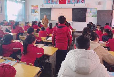 房县实验小学教联体：聚力共探讨 同研促成长