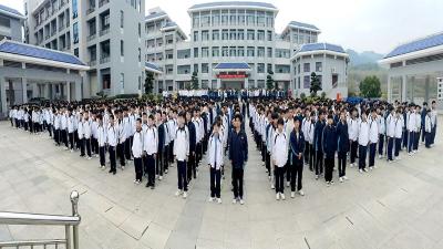 房县职校：应急演练保平安