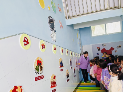 窑淮镇中心幼儿园：环创展风采  奋斗励童心 