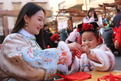 房县幼儿园：寻年味 享童趣