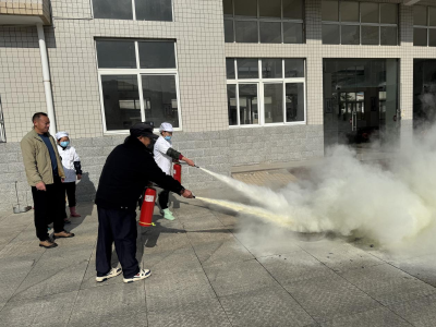 ​窑淮镇窑淮学校：提高消防技能  强化应急能力