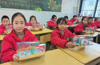 房县东城小学：手工制作融入语文劳动教育绽放新花