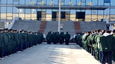 房县第一中学:读书节活动正式启动