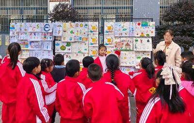 房县东城小学：举行年级语文拼音实践活动成果展