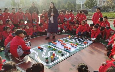 房县东城小学：“对抗”展魅力　“拼搏”出风采