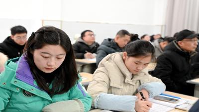房县第一中学：党员示范展风采 引领发展促合力