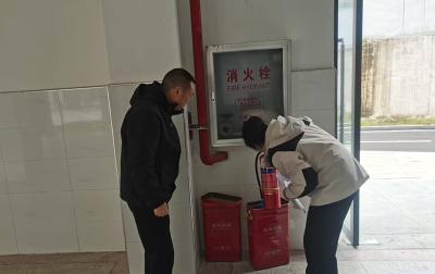 房县东城小学晓阳校区：开展隐患排查筑牢安全防线