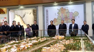 荆州市党政代表团来我县考察“双集中”工作