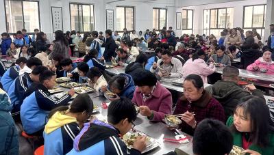 大木初中：开展家长评餐活动 筑牢食品安全防线