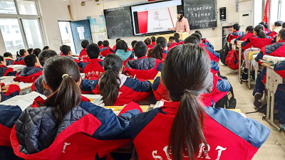 七河中学：弘扬宪法精神 共建法制校园