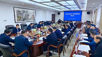 谢晓鸣强调：强保障优服务抢进度  以项目大突破促经济大发展