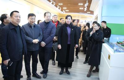 房县东城小学开展“文明河流”建设展示交流活动