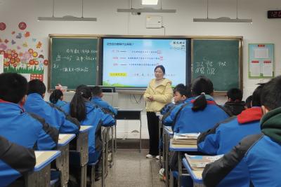 房县思源实验学校：“小老师”大舞台  “慧”思善解展风采