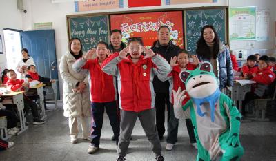房县东城小学：蛇迎新章 未来起航