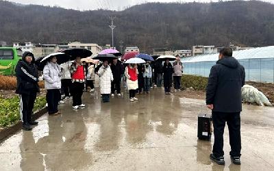 以青春之名践梦想之志—房县白鹤镇召开返乡大学生座谈会