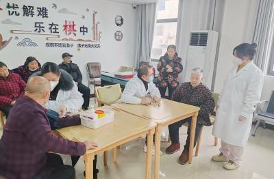 房县光荣院开展爱心义诊活动