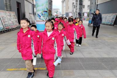 房县东城小学教联体：责任“立肩” 拧紧寒假“安全阀”