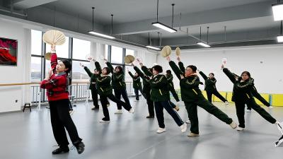 房县第一中学：多彩社团活动 让学生多元成长