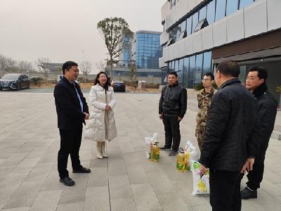 县工业园区：用关爱温暖特殊职工