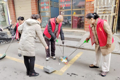 房县东城小学：文明创建“邻”距离 环境整治“新”动力