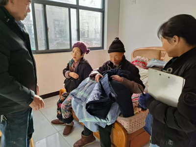 土城镇：走访入户查实情 “三大行动”解民愁