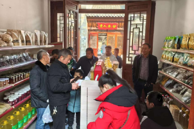 房县回龙乡：全民“赶大集” 惠民“零距离”