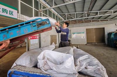 九道乡：备战春耕物资发放助力烟叶生产加速