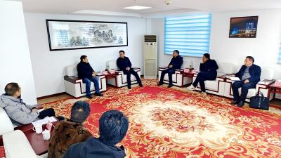 谢晓鸣杨丹华与湖北南桂铝业集团有限公司董事长兼总裁彭小龙座谈