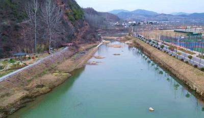 白鹤镇：践行“清洁房县”行动 勾勒文明河流新画卷