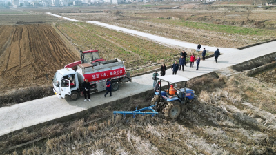 房县开展农机作业用油优惠供应暨“送油下乡”活动