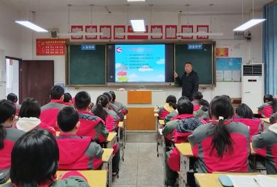 房县实验中学教联体：预防校园欺凌 守护成长净土