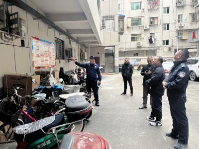 房县消防救援大队：深入住宅小区 指导充电桩建设 