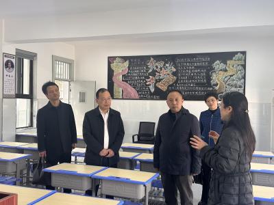 全国人大代表王建清来房调研十堰市启明学校工作