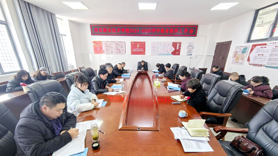 房县职校：召开教育教学工作专题会​