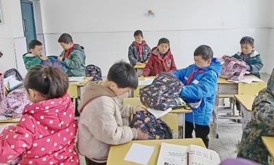 门古寺镇项家河小学开展管制刀具排查活动