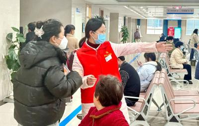 房县人民医院：赓续雷锋精神 医路志愿同行