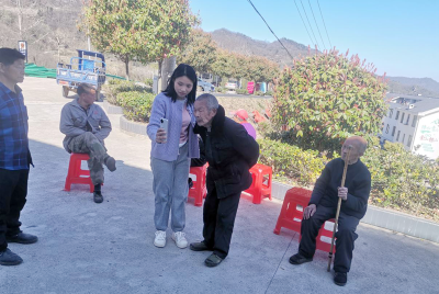 沙河乡：暖心服务零距离 社保卡激活进乡村