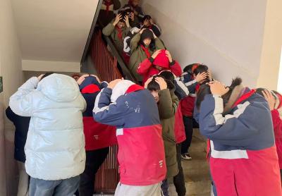 门古寺镇项家河小学：演练有方 临“震”不慌